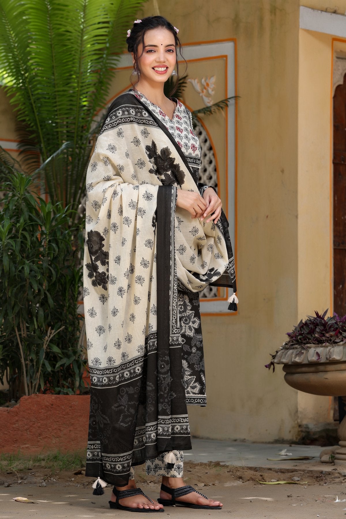 Black Printed Dupatta Set-Yufta Store-9301SKDBKS