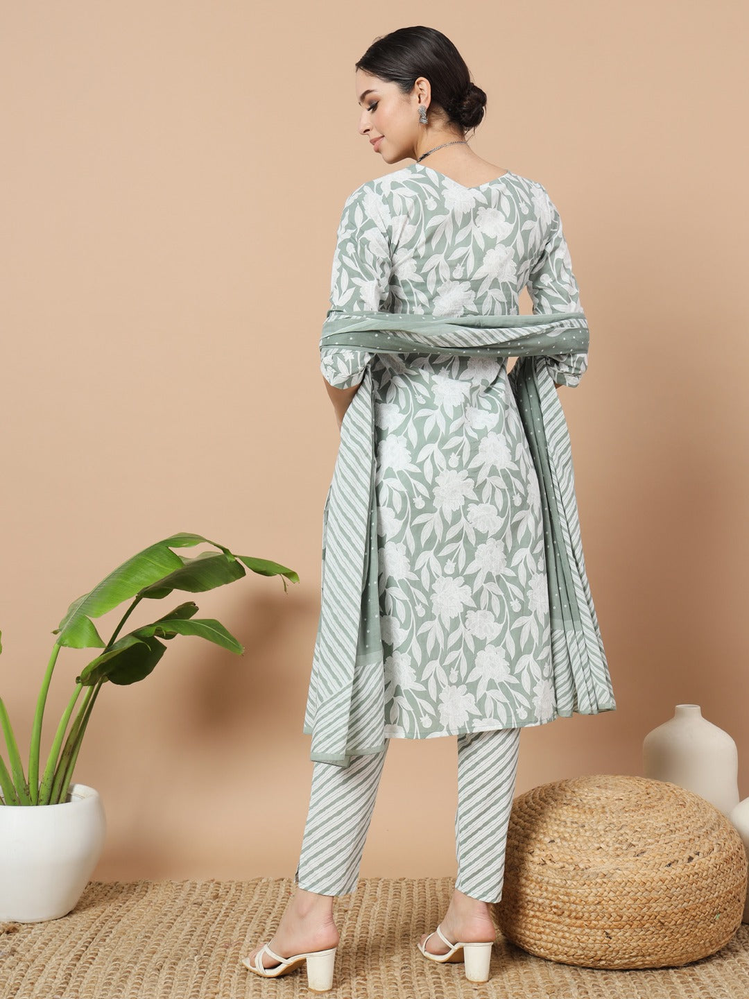 Green Cotton Floral Print Kurta Set Dupatta With Embroidery