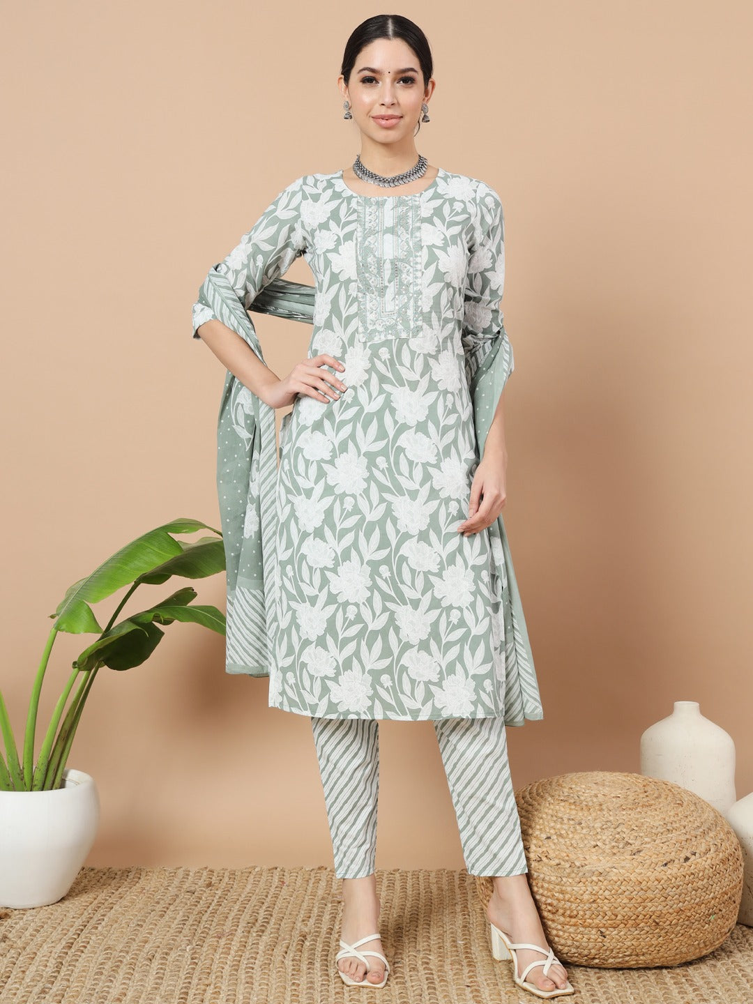 Green Cotton Floral Print Kurta Set Dupatta With Embroidery