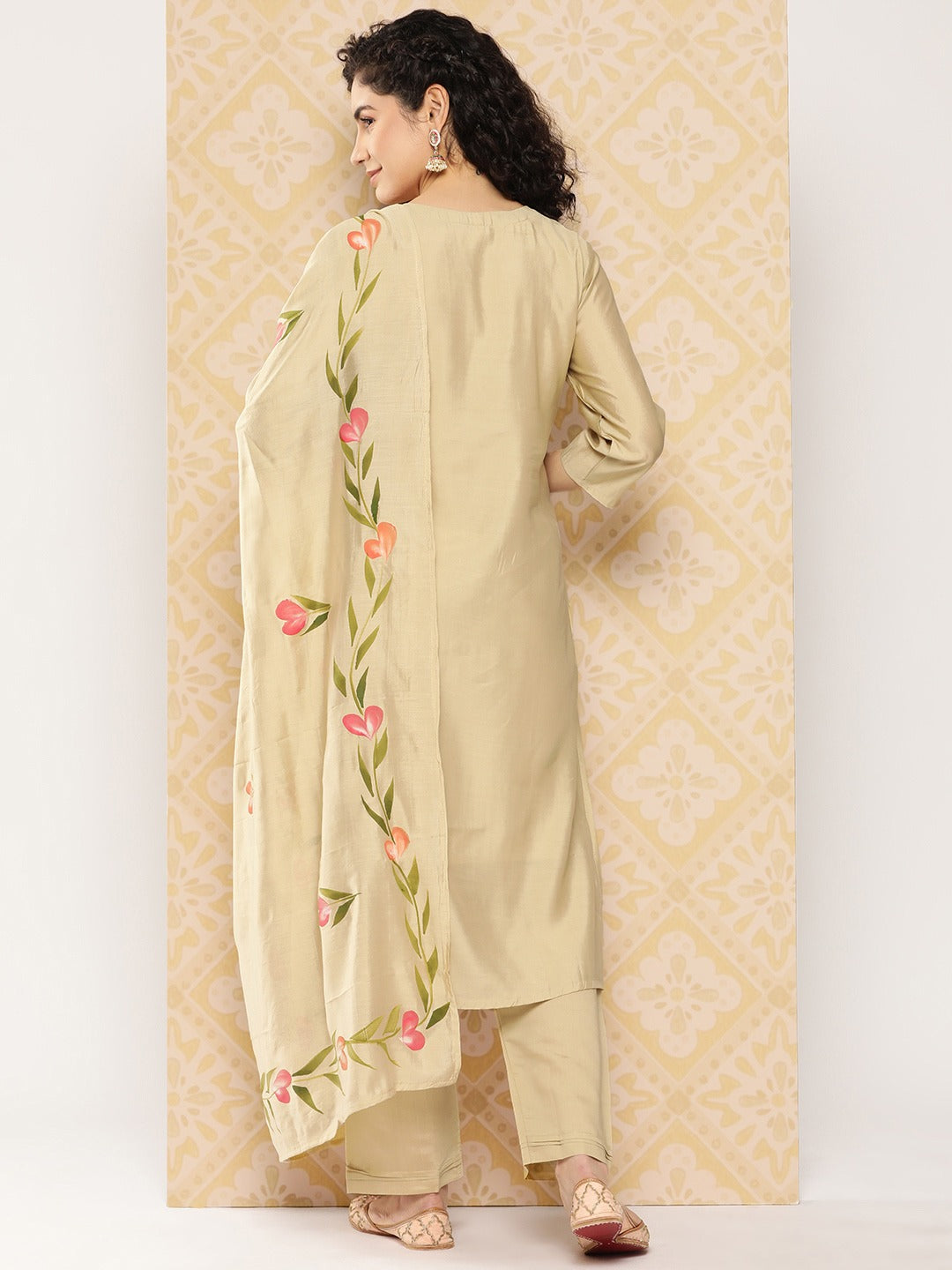 Olive Green Floral Embroidered Regular Sequinned Kurta with Trousers & With Dupatta