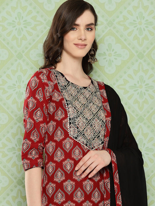 Red Ethnic Motifs Printed Regular Pure Cotton Kurta with Trousers & With Dupatta Set-Yufta Store-1392SKDRDS