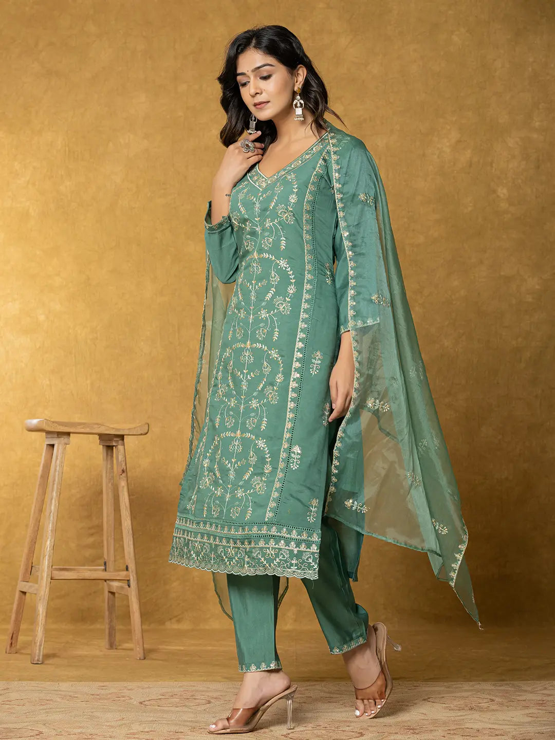 Green Thread_Work Silk Blend Straight Kurta Dupatta Pant Set