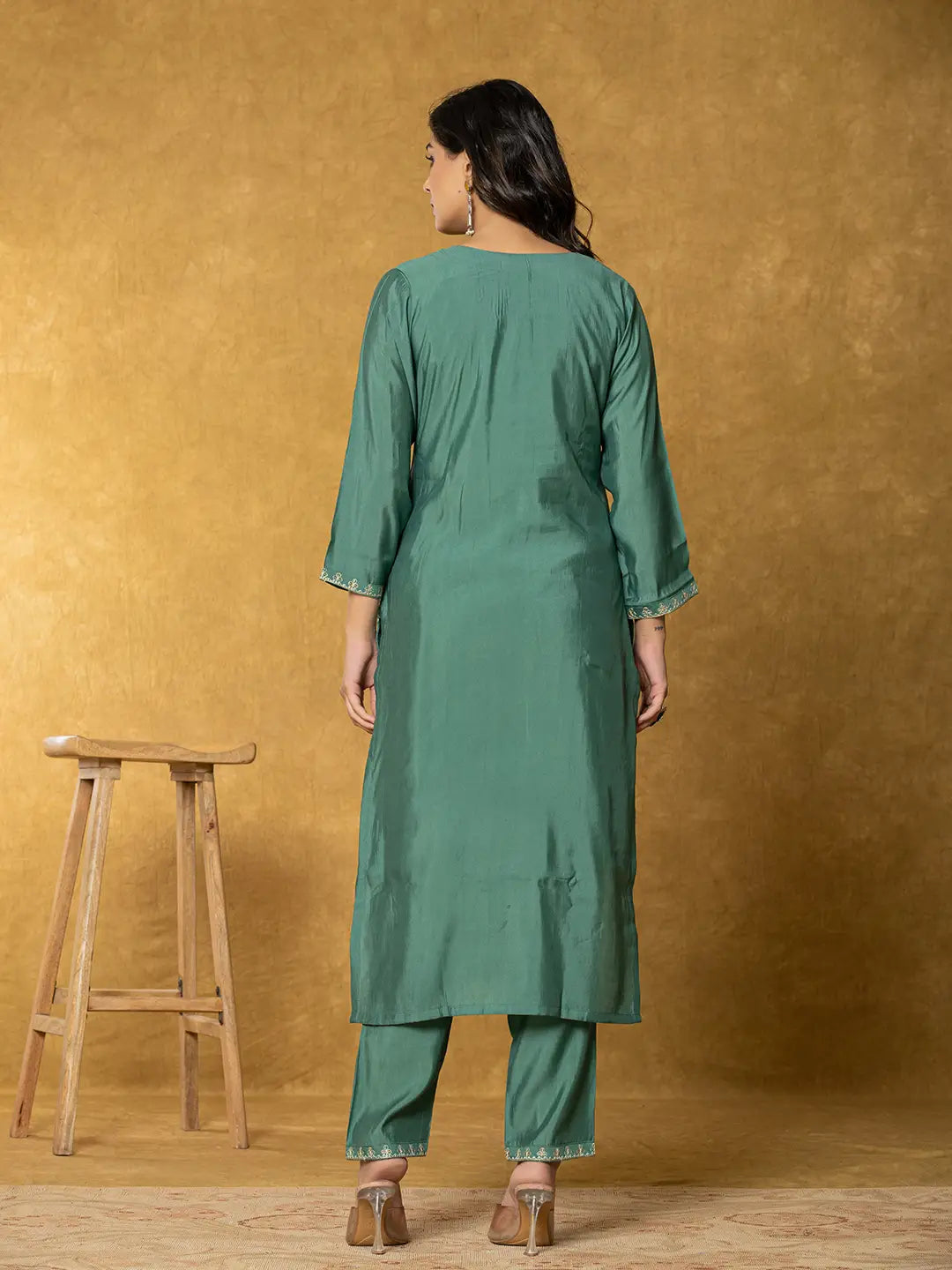 Green Thread_Work Silk Blend Straight Kurta Dupatta Pant Set