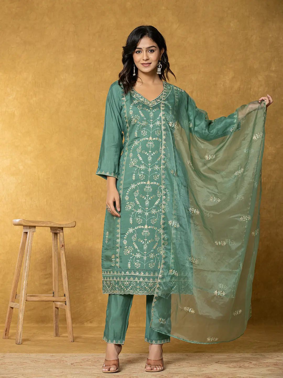 Green Thread_Work Silk Blend Straight Kurta Dupatta Pant Set