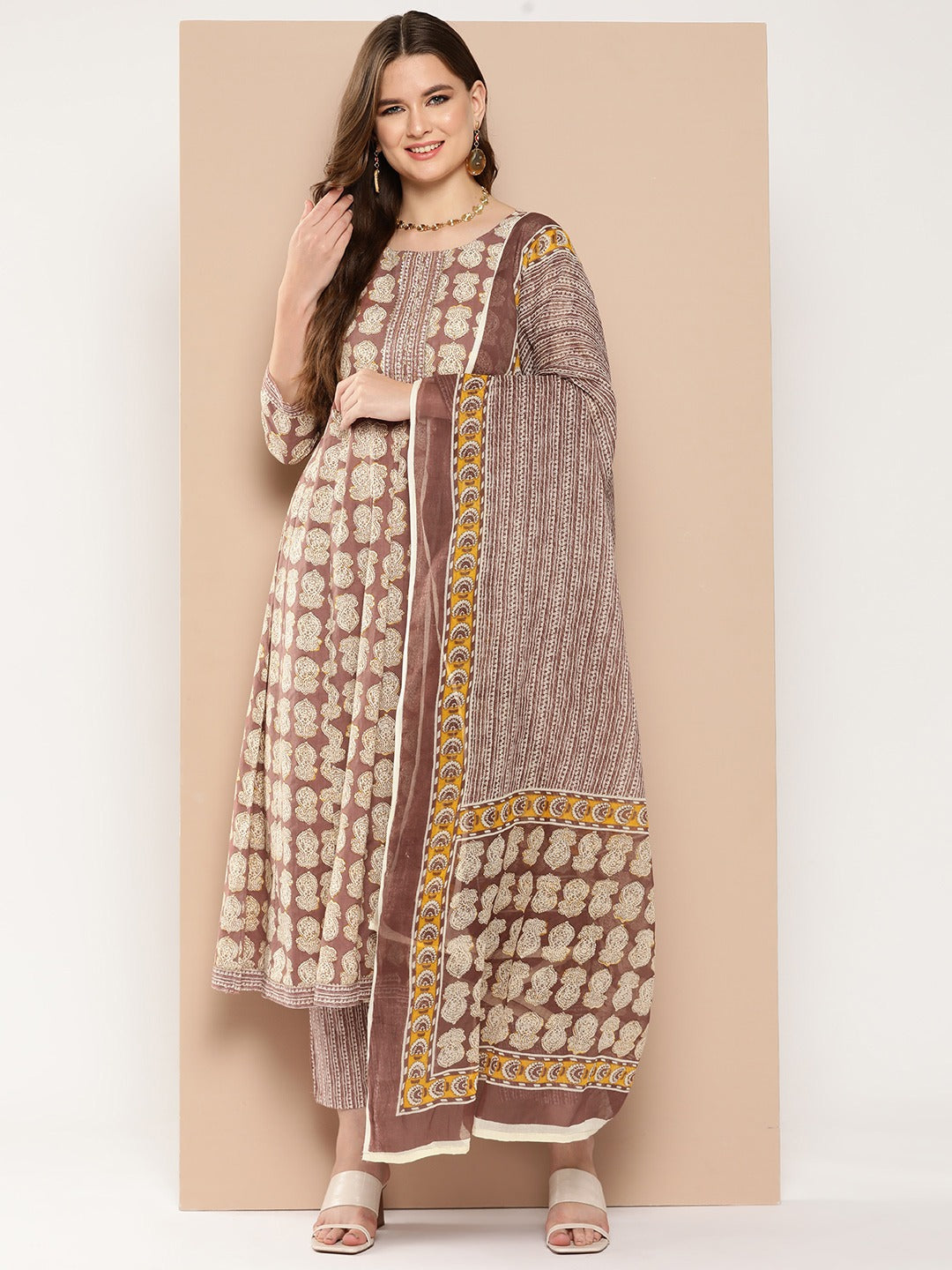 Ethnic Motifs Printed Regular Gotta Patti Cotton Kurta With Trousers Dupatta