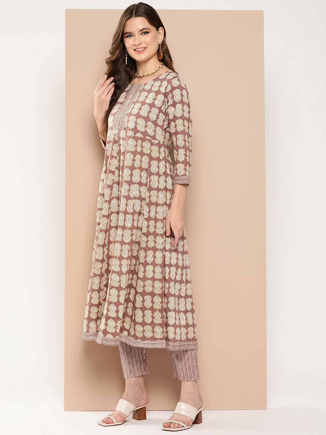 Ethnic Motifs Printed Regular Gotta Patti Cotton Kurta With Trousers Dupatta