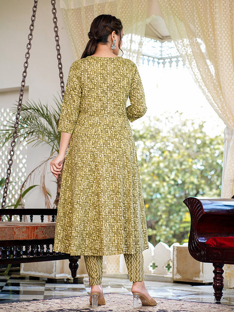 Green Ethnic Motifs Printed Regular Thread Work Pure Cotton Kurta with Trousers & With Dupatta-Store