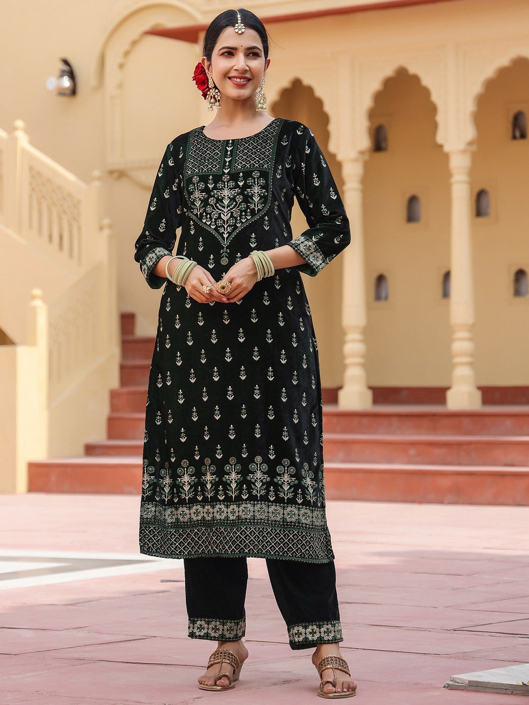 Green velvet kurta dupatta set-Store