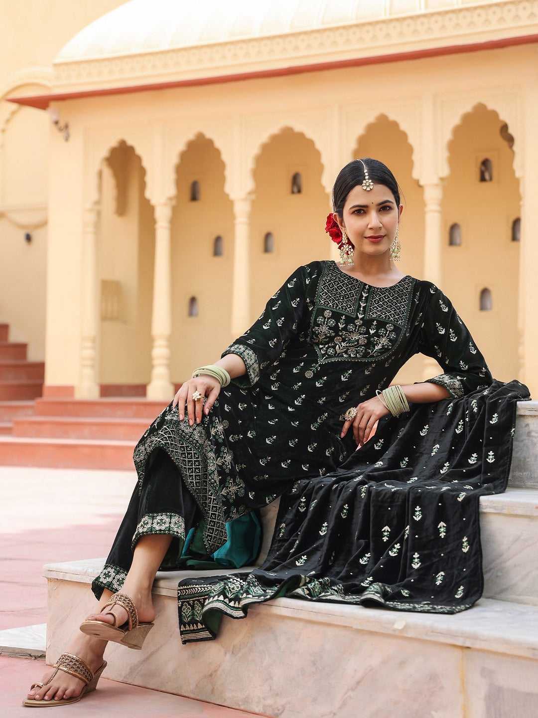 Green velvet kurta dupatta set-Store