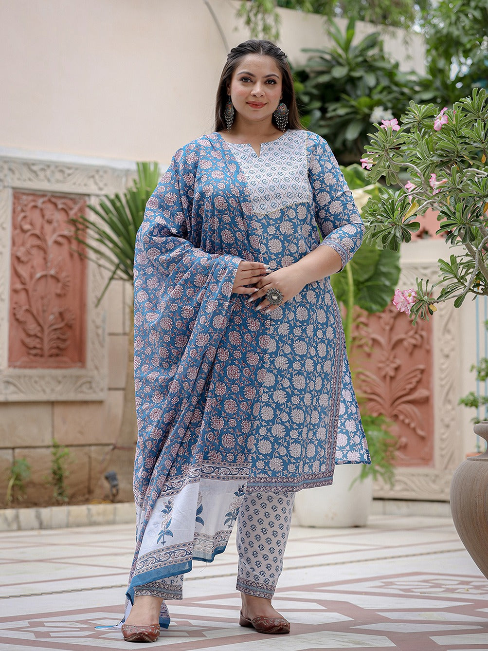 Plus Size Floral Printed Sequinned Pure Cotton Kurta Trousers With Dupatta