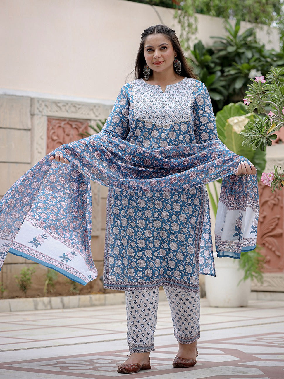 Plus Size Floral Printed Sequinned Pure Cotton Kurta Trousers With Dupatta