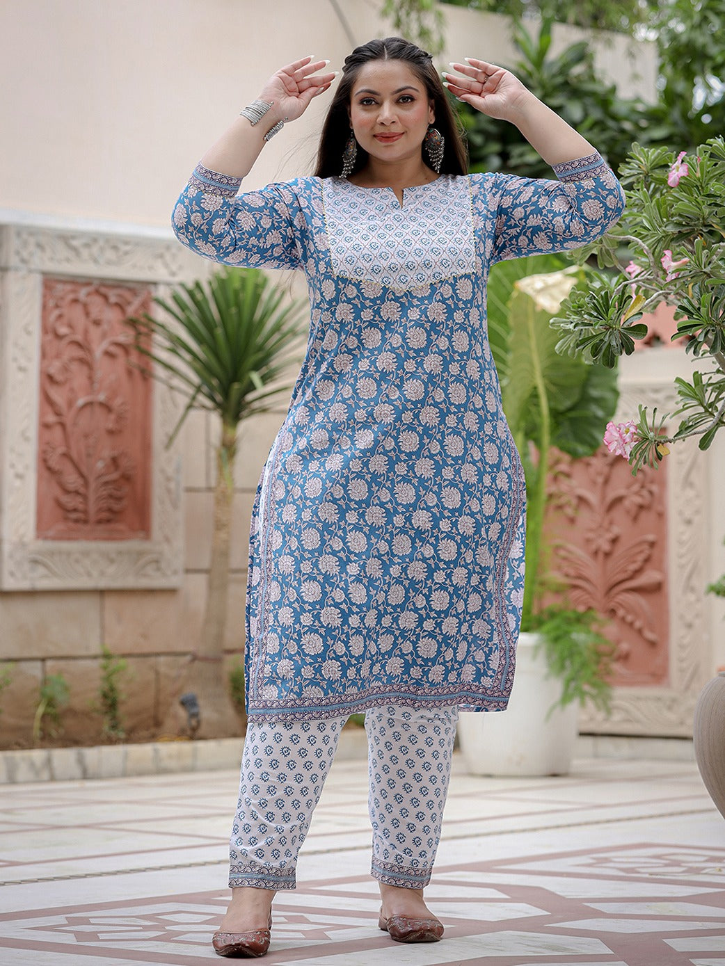 Plus Size Floral Printed Sequinned Pure Cotton Kurta Trousers With Dupatta